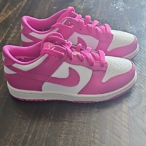 Nike Pink and White Sneakers Low-Top Casual